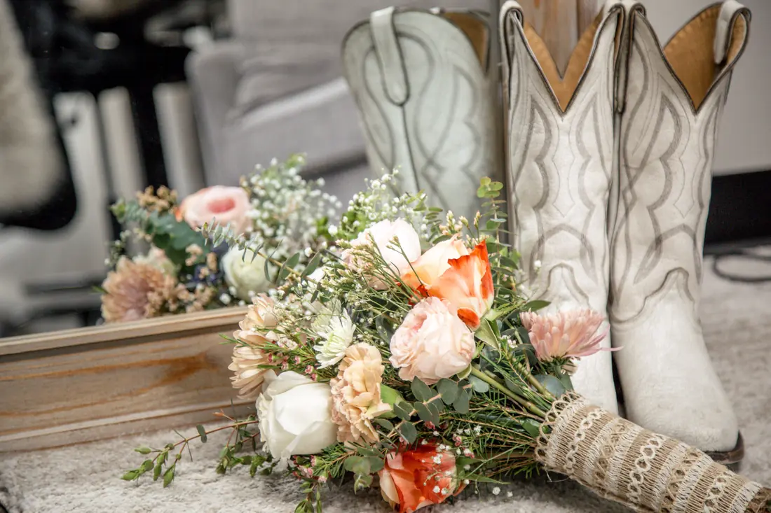 Weddings — frame 8 of 17, Sarah N. Smith Photography